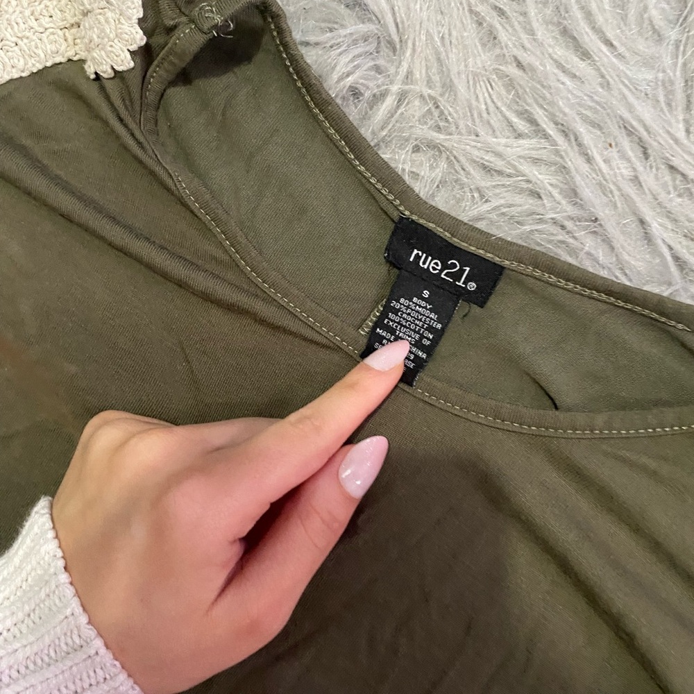women’s rue 21 shirt has cut out shoulders